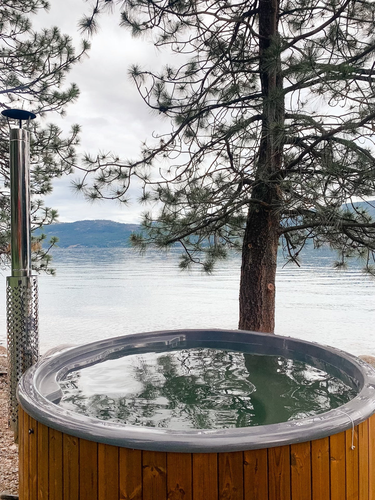 Luksusowa Balia Ogrodowa Zewnętrzna Lux Hot Tub 200 dla 3-4 osób | Szybkie Nagrzewanie | SPA | Relaks | Wellness